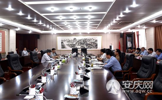 陈冰冰主持召开市政府党组会议